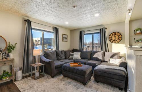 Updated Townhome Near Airport and Shopping! - Foto 6