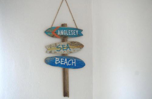 3BDR Town House in the Heart of Holyhead - Free Onsite Parking - Foto 39