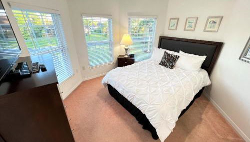 Lakefront Getaway LG South Facing Pool Hot Tub Pool Table & BBQ - 2 miles Disney - Foto 5