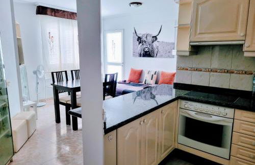 2 bedroom apartment with a pool - Foto 10