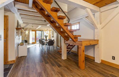 Luxury Lake House w Dock & Game Room - Photo 38