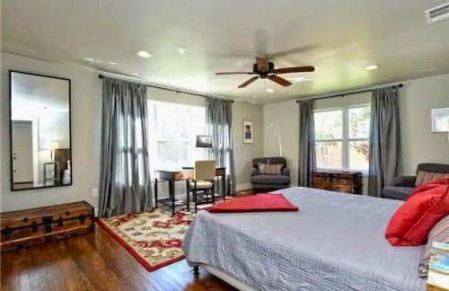 Private Pool & Hot Tub! Charming Hill Country Home Minutes to Wineries/Shops! - Foto 12