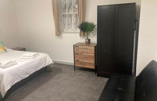 Lancing Apartments - Spacious 2 Bed - Sleeps 6 - Burnham Village - Foto 15