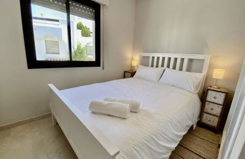 Escape to Serenity - 3 Bedroom Townhouse by the Sea! - Photo 16