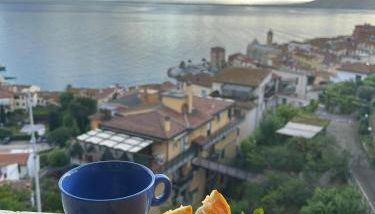 BILOCALE VISTA MARE CON POSTO AUTO - Foto 4