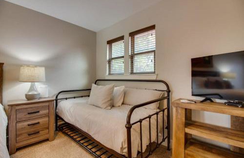 Lakefront Home with WiFi, Entertainment, Dock & Lake Views - Dogs OK - Photo 29