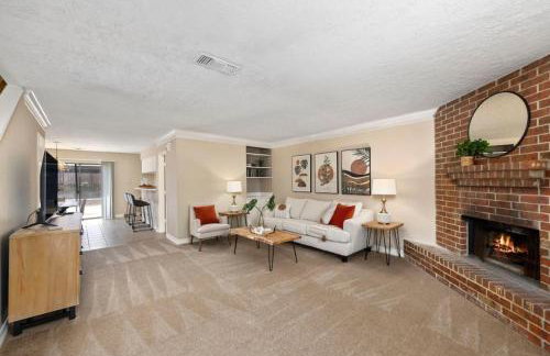 Modern Montrose Townhome Sleeps 10 Walk to Dining & Downtown - Foto 31