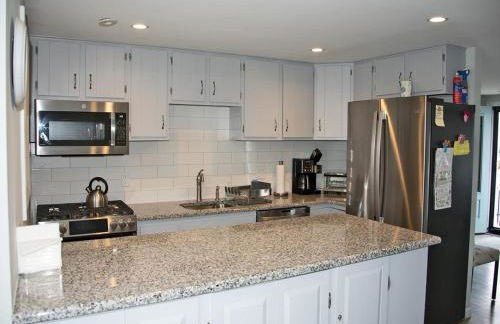 Pet Friendly, Single Family, Private Heated Pool, Hot Tub, Beach Badges And Beach Equipment, Private Fenced In Yard, Deck And Covered Patio, Granite, - Foto 9