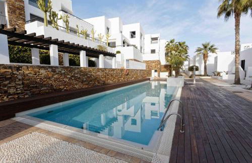 SPECTACULAR APRT. IN FRONT OF THE SEA - Foto 2