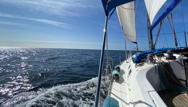 Paseo en velero por Puerto Banús - Foto 3, Surcando las aguas de la costa de Málaga