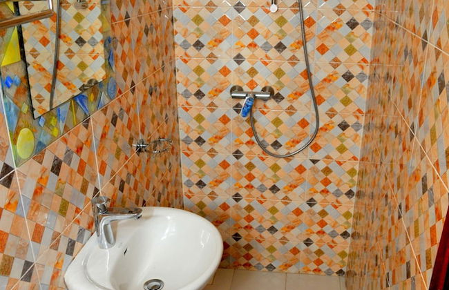 Victoria Lake View Guest House & Safaris - Photo 22