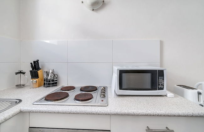 Quaint 1BD on the Doorstep of Manly Beach - Photo 5