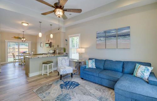 Charming Ocean Isle Beach Home about 1 Mi to Beach! - Foto 2