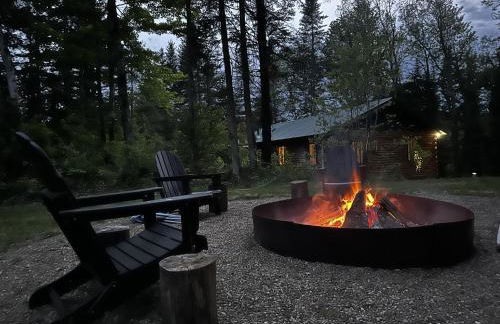 5R Cozy log chalet in fantastic location. Ski, snowshoe, fish, explore! AC, pet friendly! - Photo 72