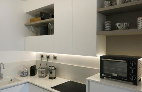 Sea View Embassy Apartment - Foto 9