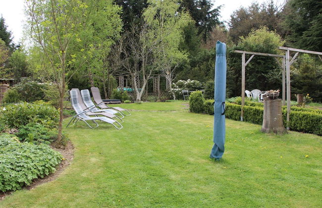 Family Retreat With Garden - Photo 37