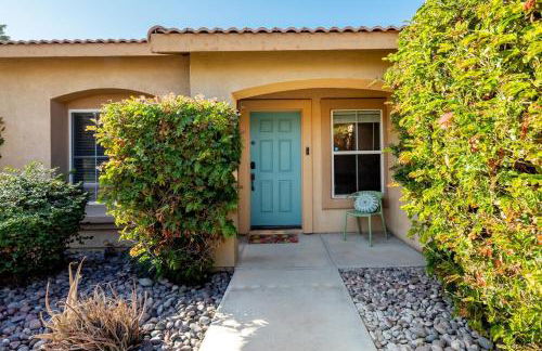 Spacious Yard, Sparkling Pool & Spa, Firepit, 9beds! - Photo 51