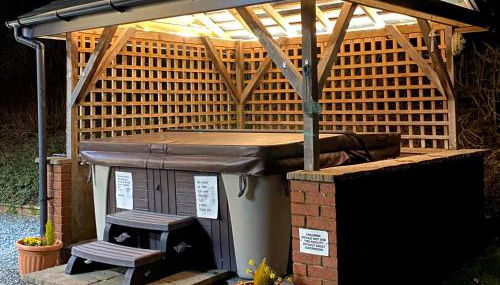 Oak View Cottage - Photo 2