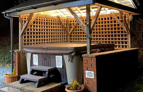 Oak View Cottage - Photo 2