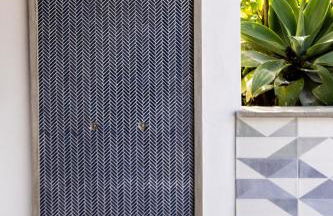 Countryside house with a pool and fireplace - Photo 54