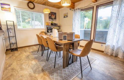 Mt Rainier!Best place to stay with family and friends! Sleeps10!4B 2B Home! Hottub!PondView!Paradise! - Foto 6