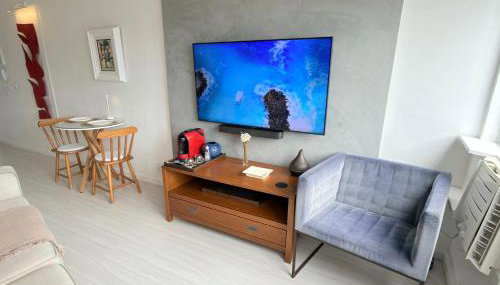 Super Studio com excelente localização, próximo à praia - Foto 2