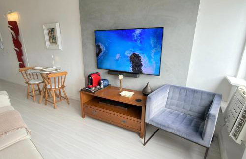 Super Studio com excelente localização, próximo à praia - Foto 2