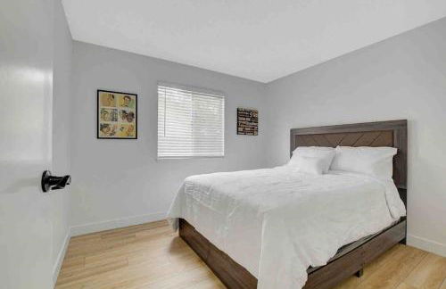 Resort Style 4 bedroom House with Pool Minutes from Strip - Foto 10