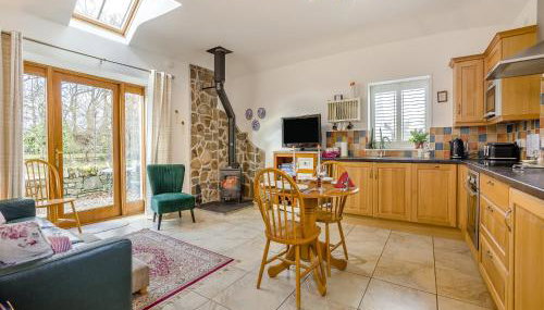 Appletree Cottage - Photo 2