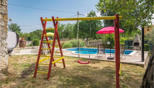 Amazing Home In Erzisce With Jacuzzi - Foto 5