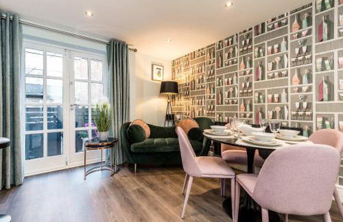 3BR Georgian Quarter Coach Houses - Private Parking - Foto 3