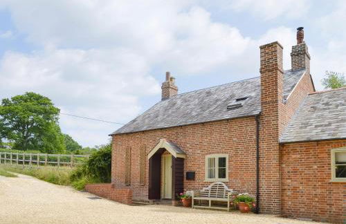 Pond Cottage - Photo 1