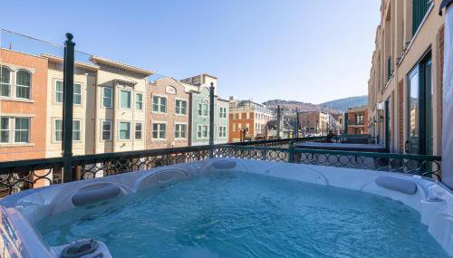 Ski in Ski out Main Street Balcony Hot Tub - Foto 1
