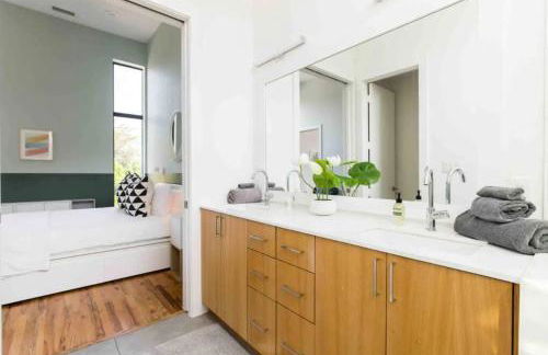 Glamorous Perfectly Located Luxury 2 Bed Townhome - Foto 4