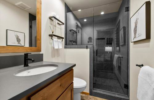 Treehouse Cabin Hot Tub Sauna Game Room - Foto 46