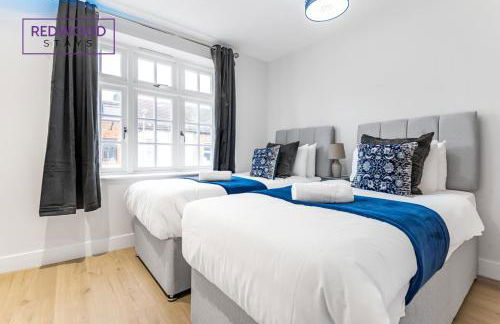 1 Bed 1 Bath, Modern Town Center Apartment, Netflix By Redwood Stays - Foto 32