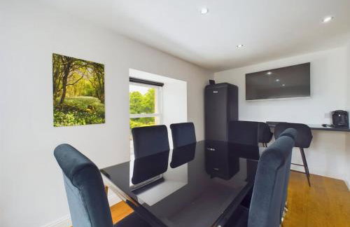 Modern 4 Bed Walk to Pubs, Shops and Countryside - Photo 22