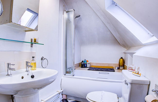 Entire Artistic Open-plan Top Floor Apartment - Foto 15