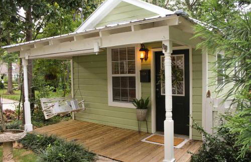 The Greenhouse Cozy Cottage- Walk to Downtown! - Foto 33