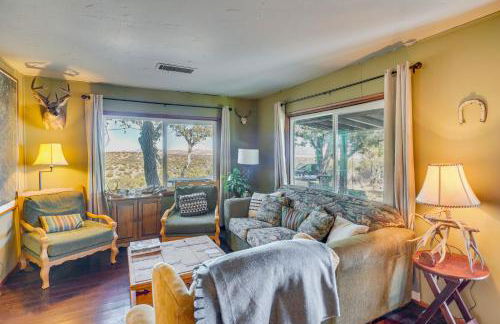 Mtn-View Gem on 20 Acres Patagonia Cabin Hideaway - Foto 1