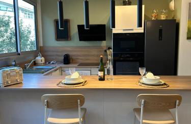 Aux Trompettes Violettes - Foto 1