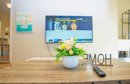 Central 3BR Home Steps from Castro St - Foto 33