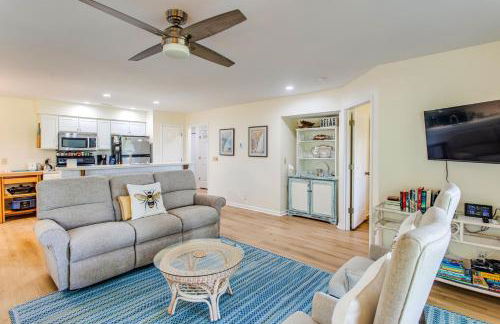 Condo with Golf Course Views Less Than 1 Mi to Sunset Beach! - Foto 14