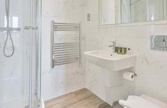 Stunning 2 Bed Apartment in Central Birmingham - Photo 18
