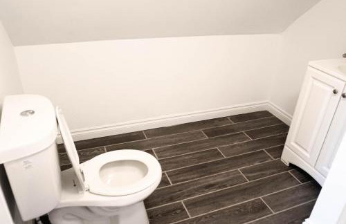 Lincoln Manor - Newly Renovated, 1mile from PHL Airport and Sports Stadiums - Foto 36