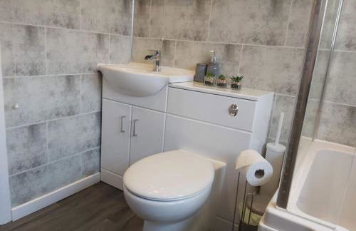 Croeso; Cosy and ideally located for mountains and beaches - Photo 18