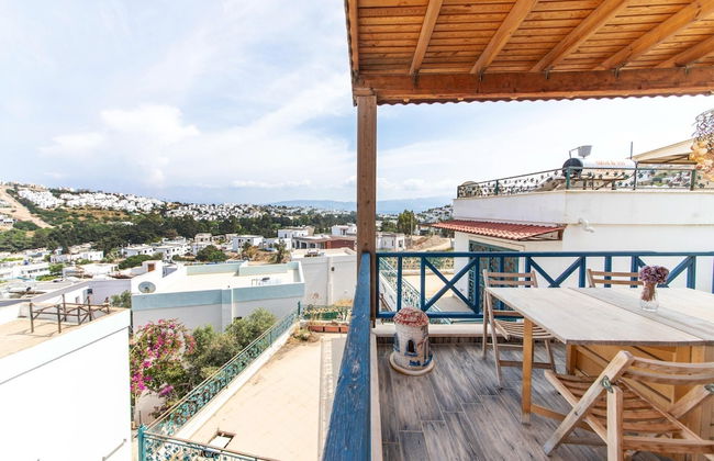 Sea View Cozy House With BBQ and Garden in Bodrum - Photo 1