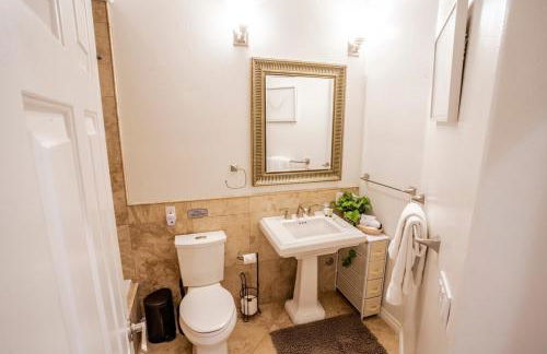 Buena Creek Vista Primary Subdivided Home with Views and Pool - Foto 33