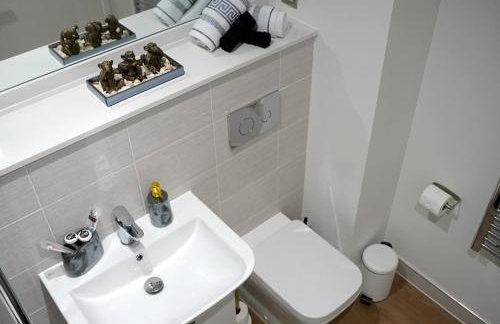 Stylish & Cosy Central Bham Apt - Photo 16