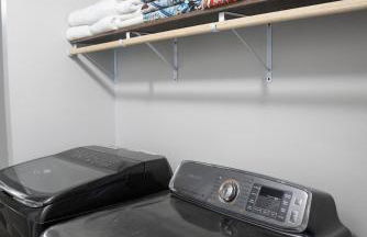 Queens Hidden Gem with Game Room 5 beds sleeps 9 - Foto 12